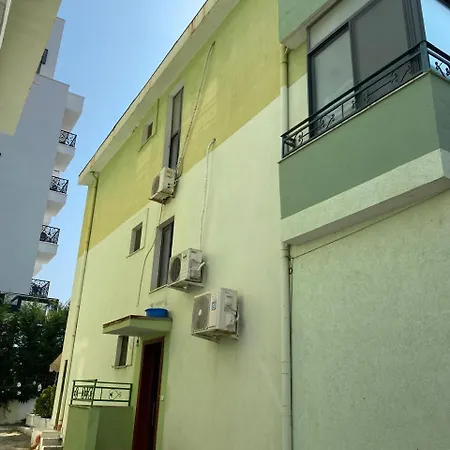 Golem Beach House 3 Floor Apartament Golem (Tirana)